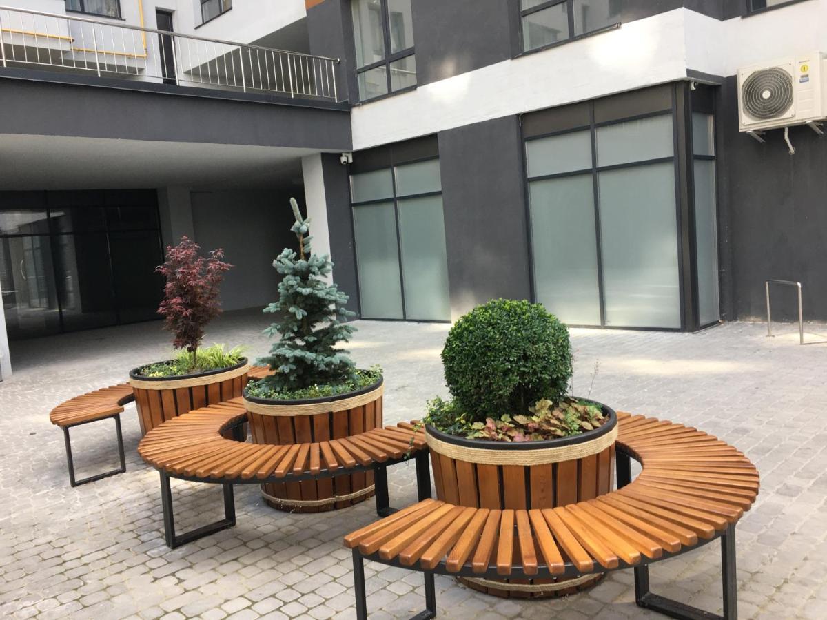 4-Room Jacuzzi Apartment Lvov Exteriér fotografie